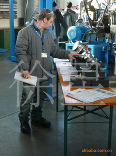 锥形双螺杆管材挤出机维修服务介绍